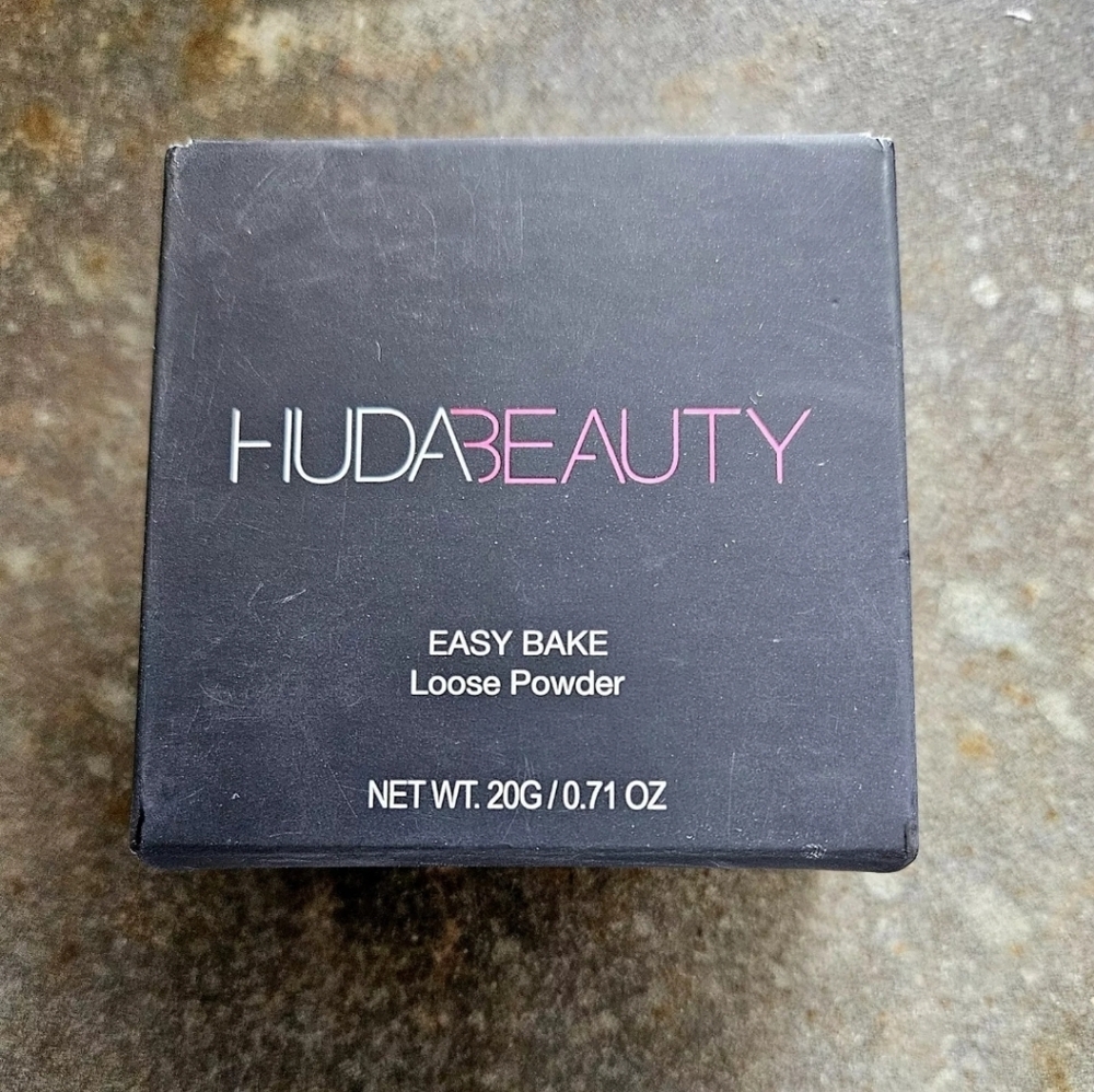 Huda Beauty COFFEE CAKE Easy Bake Loose Powder .71 oz NEW, SEALED! - Picture 4 of 4